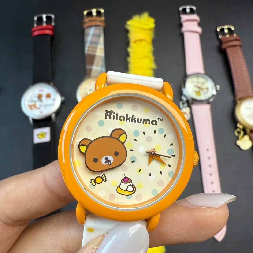 Moments Watches & Jewelry Burlington - Authentiek Rilakkuma Gurgle Moment Series nekhangend