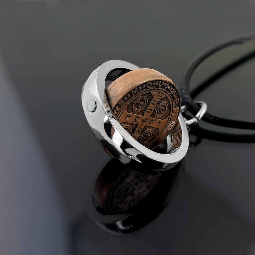 Nieuwe St. Benedictus Medaille - Jewelry & Watches Company recensie en prijs